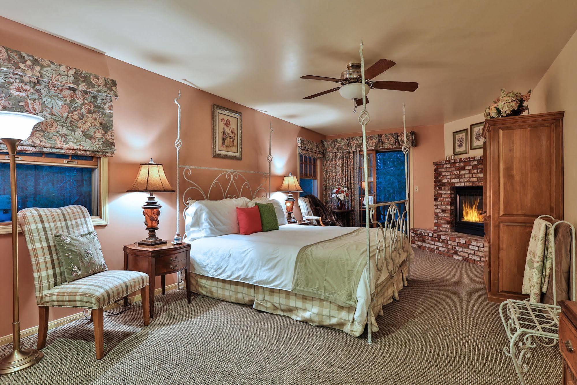 Alpenhorn Bed And Breakfast Big Bear Lake Buitenkant foto